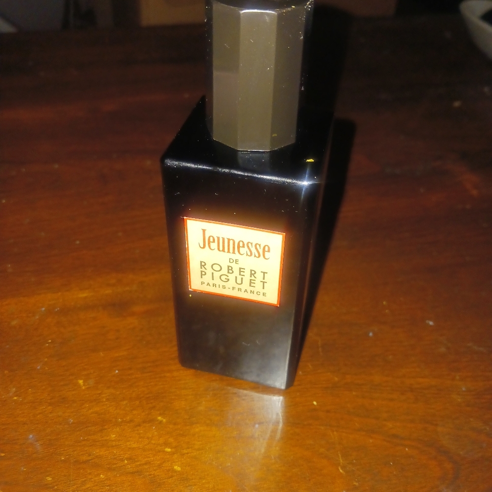 Jeunesse Perfume - Black